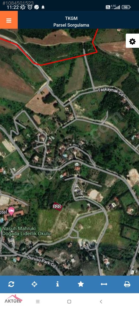 Durusu Durusupark da Göl Manzaralı Satılık 960 m2. Villa Arsası