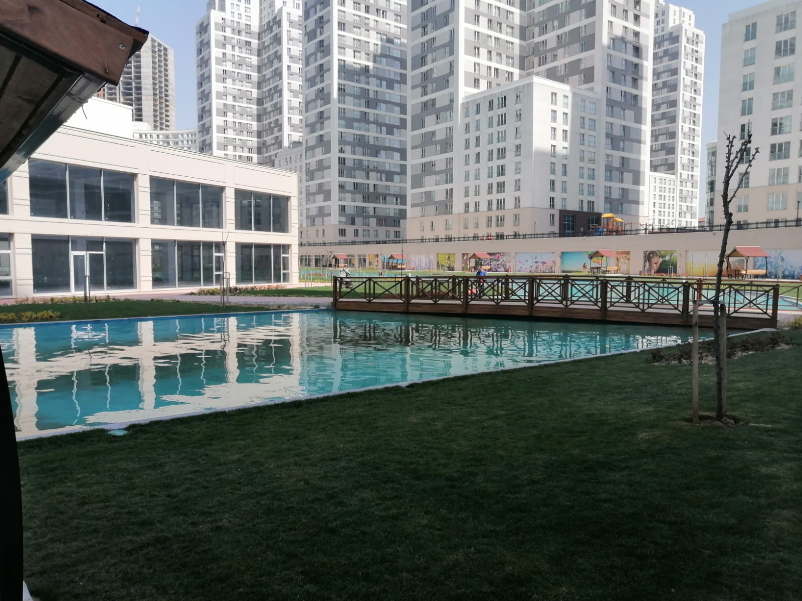 Kristalşehir'de Satılık 1450 m2 Bina